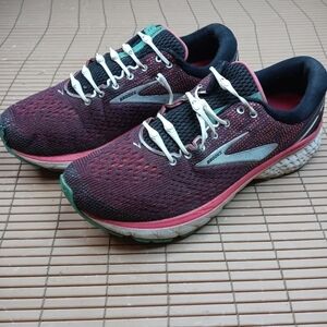 Brooks Woman's Ghost 11 1202771B017 Red Running Shoes Sneakers Size 10.5M. Toe c